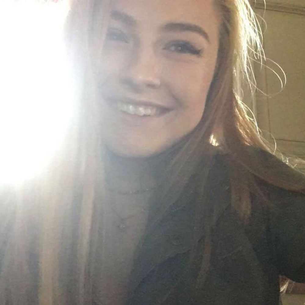 Meet your Posher, Caitlin